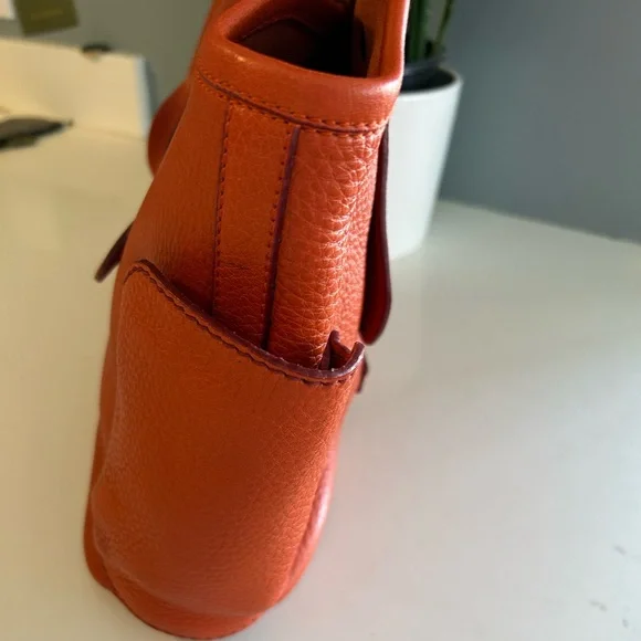 Ferragamo🍊Leather Satchel